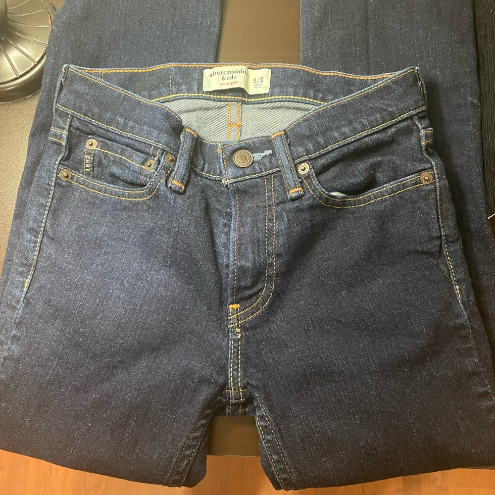EUC Abercrombie straight jeans- kids 9/10